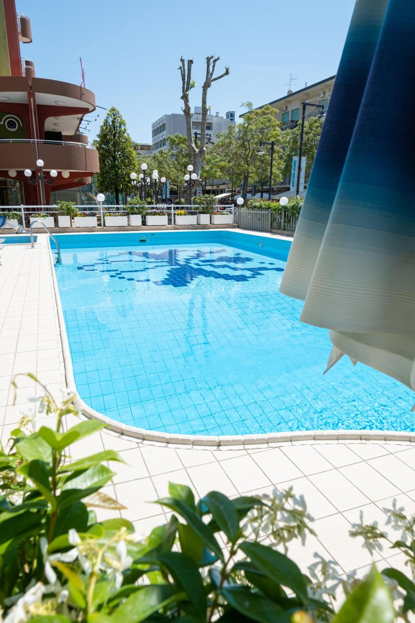 Hotel Capitol غاتيو أ ماري المظهر الخارجي الصورة