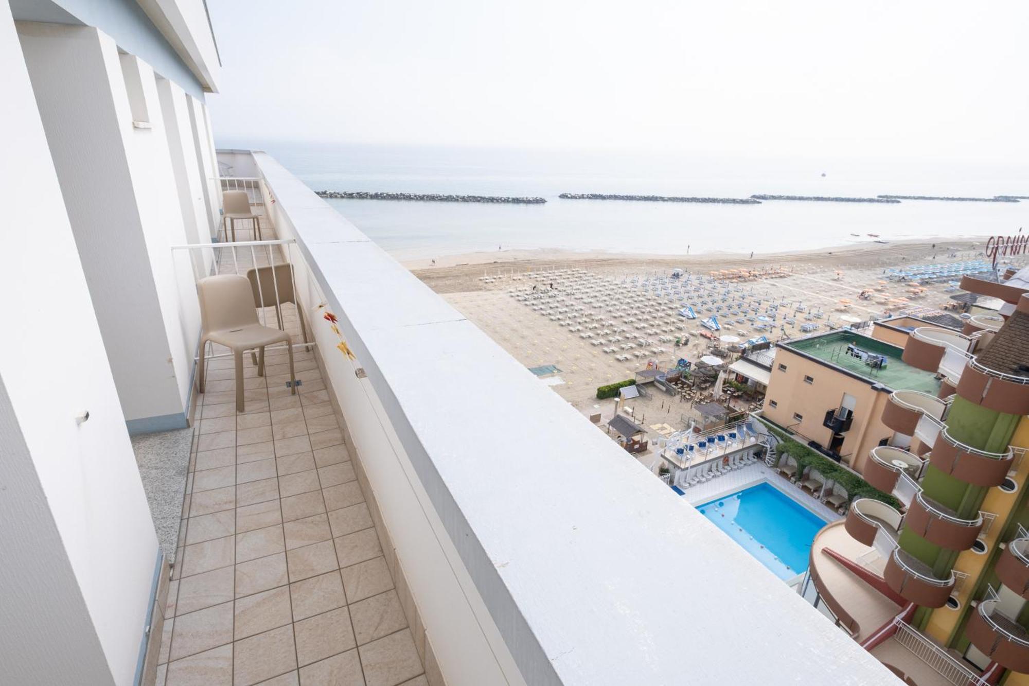 Hotel Capitol غاتيو أ ماري المظهر الخارجي الصورة